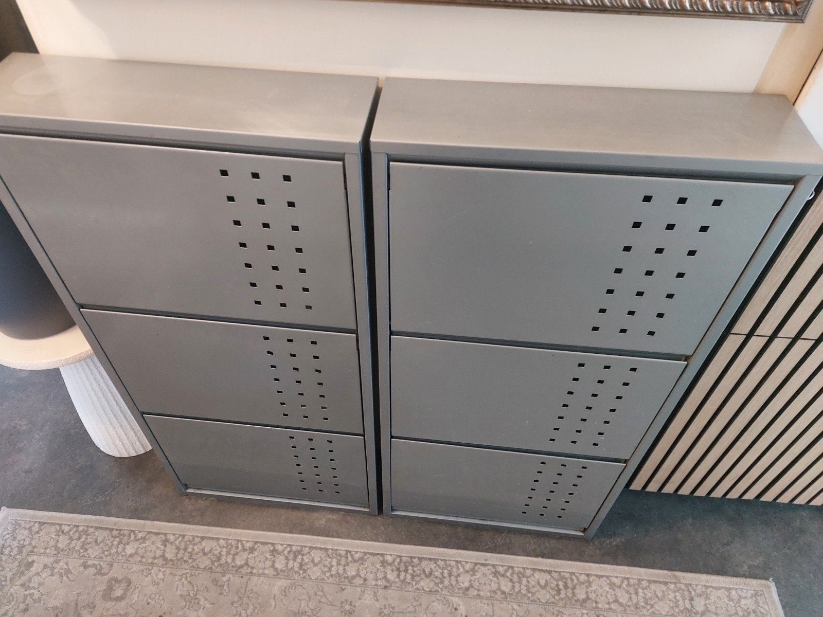 Metalen schoenenkast grijs 2x, Ophalen, Gebruikt, Modern