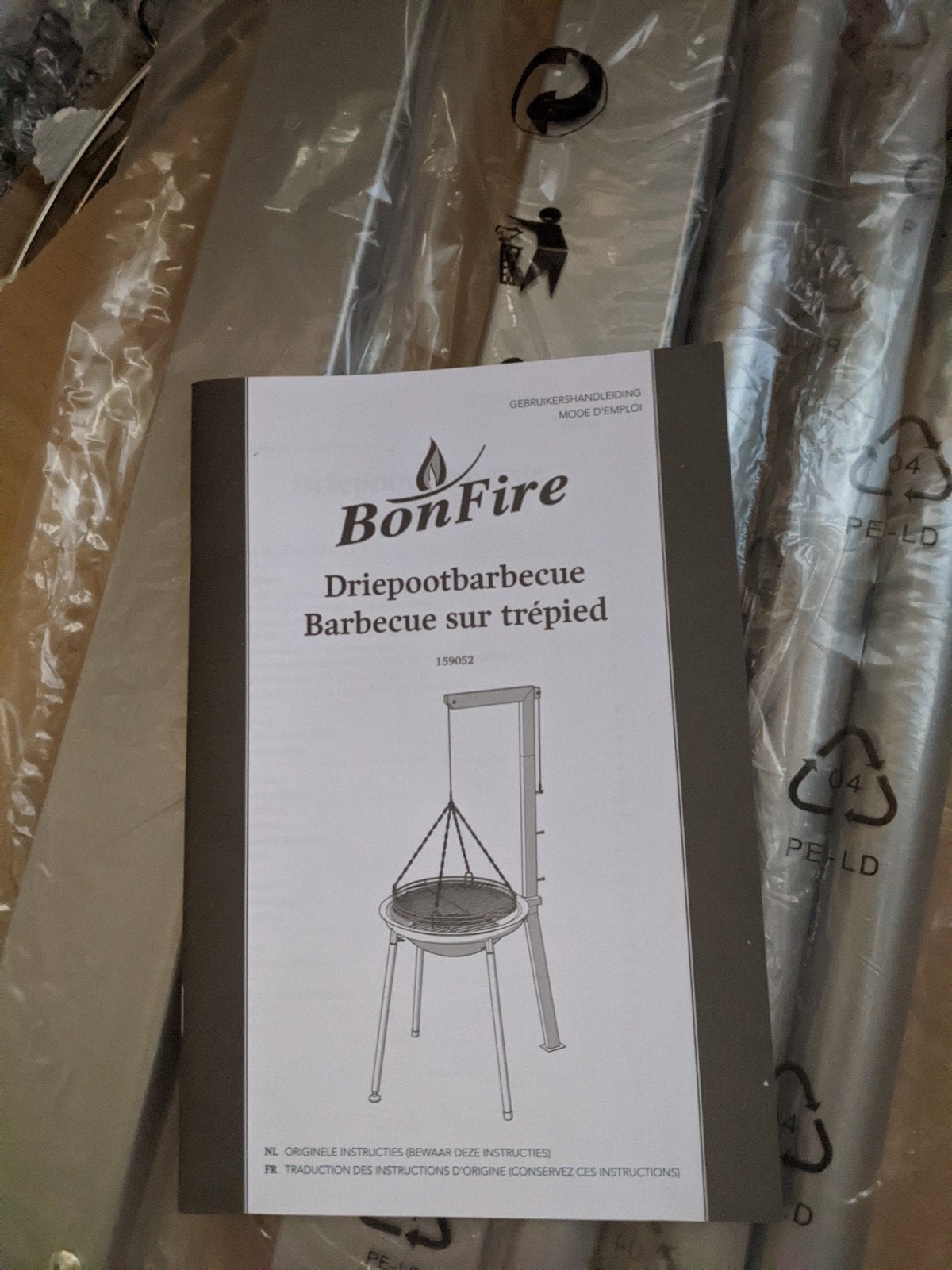 Nieuwe BonFire DriePoot Barbecue in doos, Ophalen