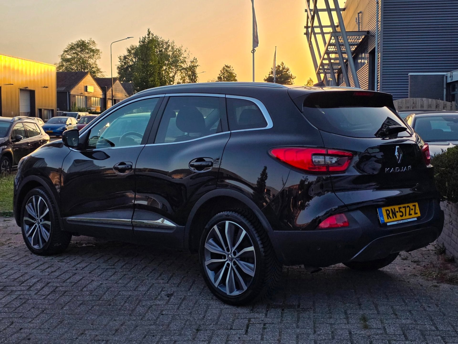 Renault Kadjar 1.2 TCe Bose |AUTOMAAT|PANO|CLIMA|CRUISE|NAVI, Auto's, Gebruikt, Euro 6, 4 cilinders, Leder en Stof