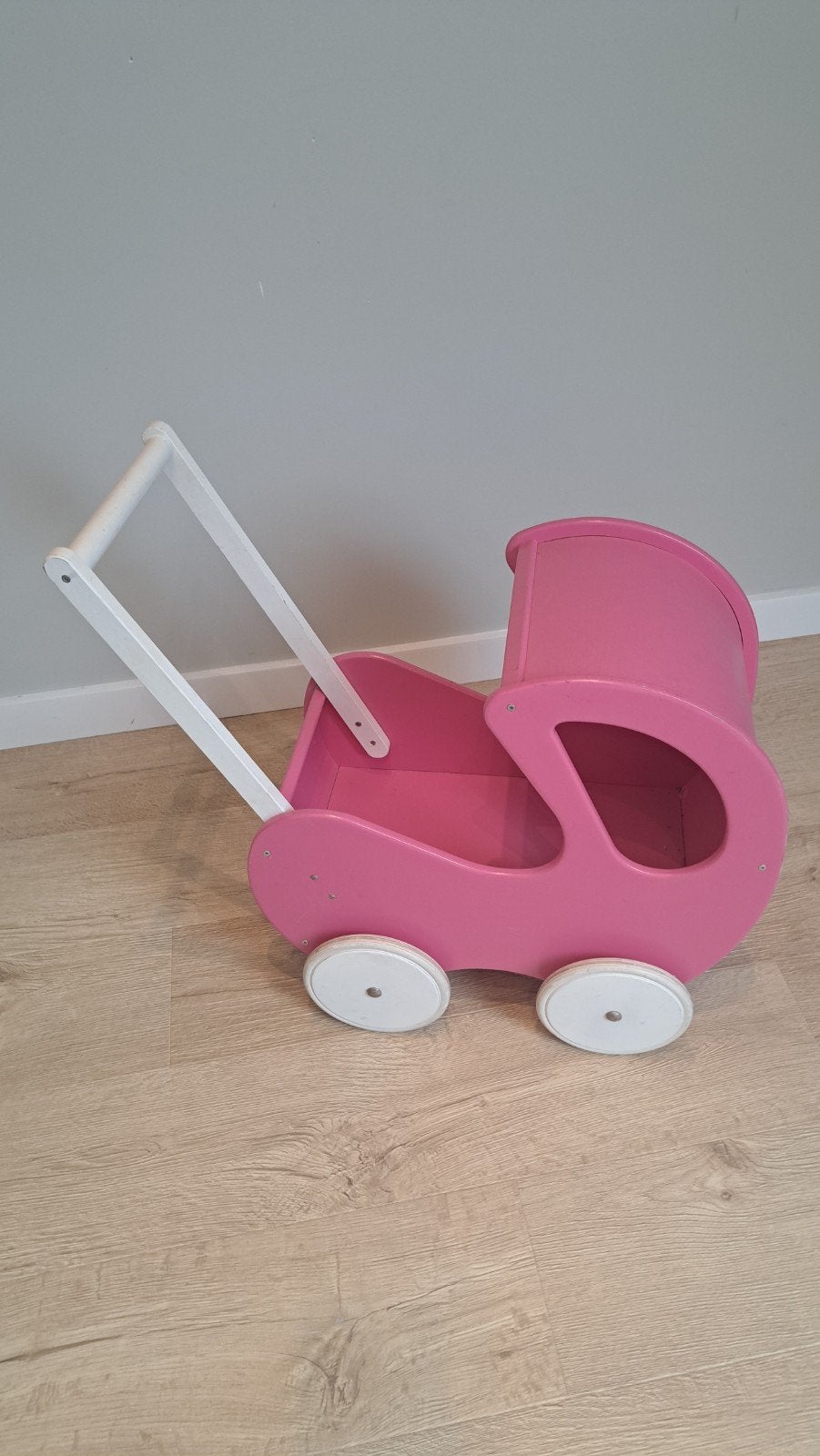 Roze houten poppenwagen - Perfect voor kleine poppenouders, Ophalen, Gebruikt, Overige typen