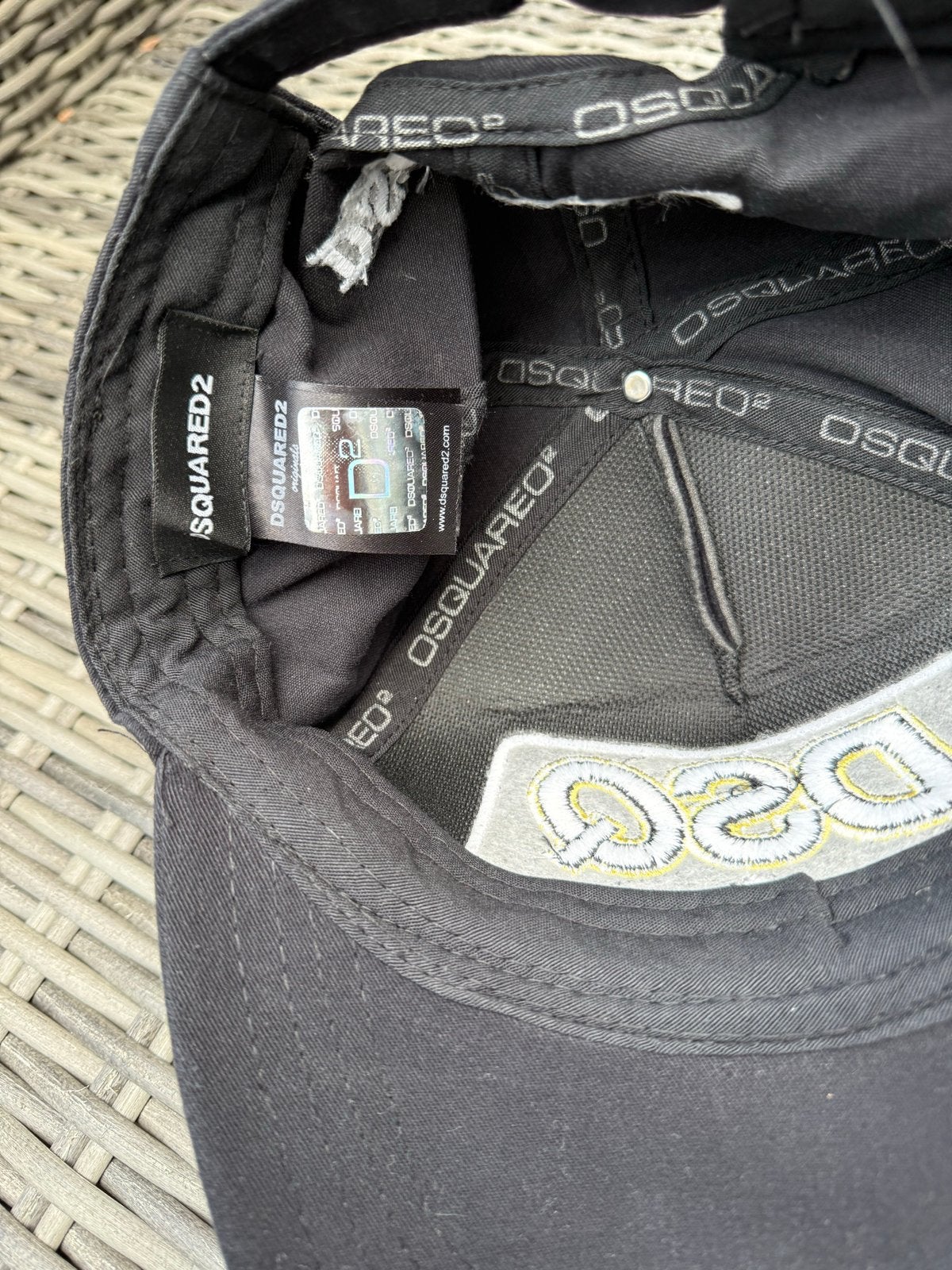 Dsquared2 petten -7 stuks voor  25 euro nieuw, Kleding | Heren, Hoeden en Petten, Ophalen of Verzenden, Gedragen, One size fits all