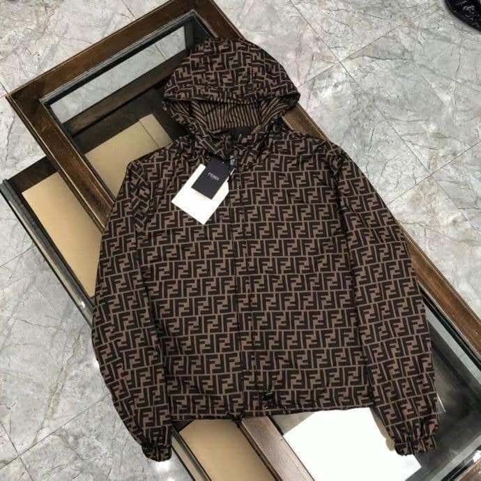 Fendi jas, Ophalen of Verzenden, Nieuw, Overige maten, Zwart