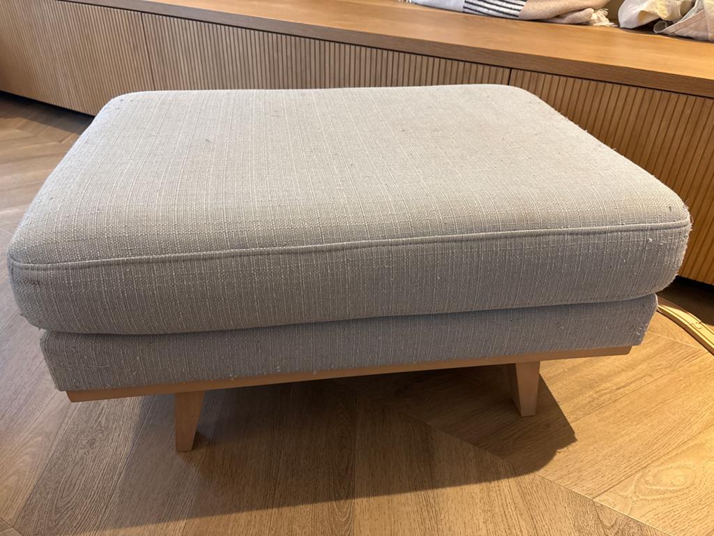 Poef met beschadigingen, Ophalen, Gebruikt, 75 tot 100 cm, Stof