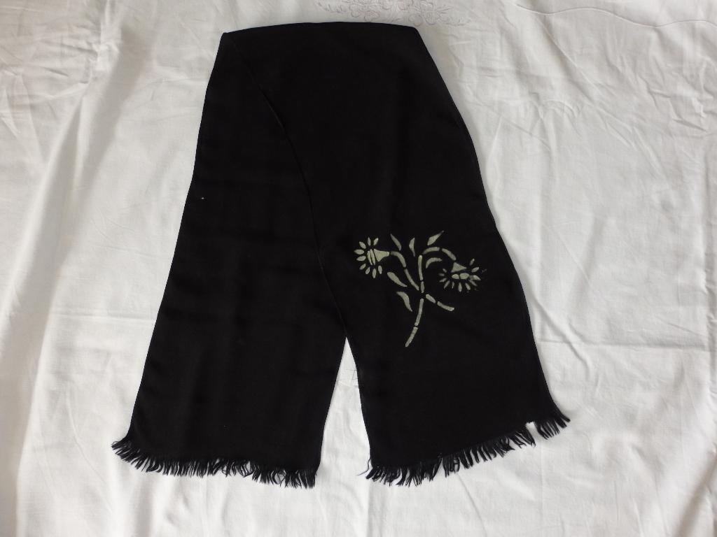 antiek zwart bedrukt sjaaltje / sjaal, Antiek en Kunst, Ophalen of Verzenden, Dames