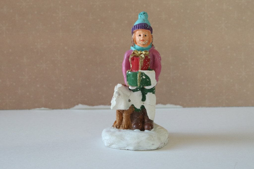 Meisje met kadootje Kerstdorp, Diversen, Ophalen of Verzenden, Gebruikt