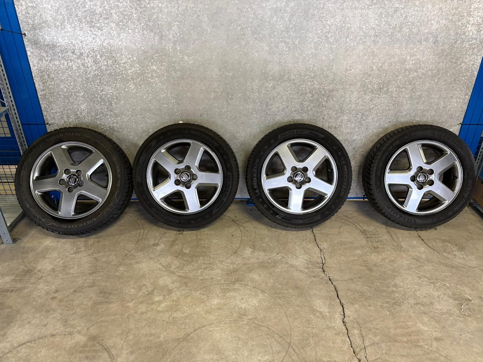 16'' 5-Spaaks Columba - V50 - Vredestein / Michelin - 205/55