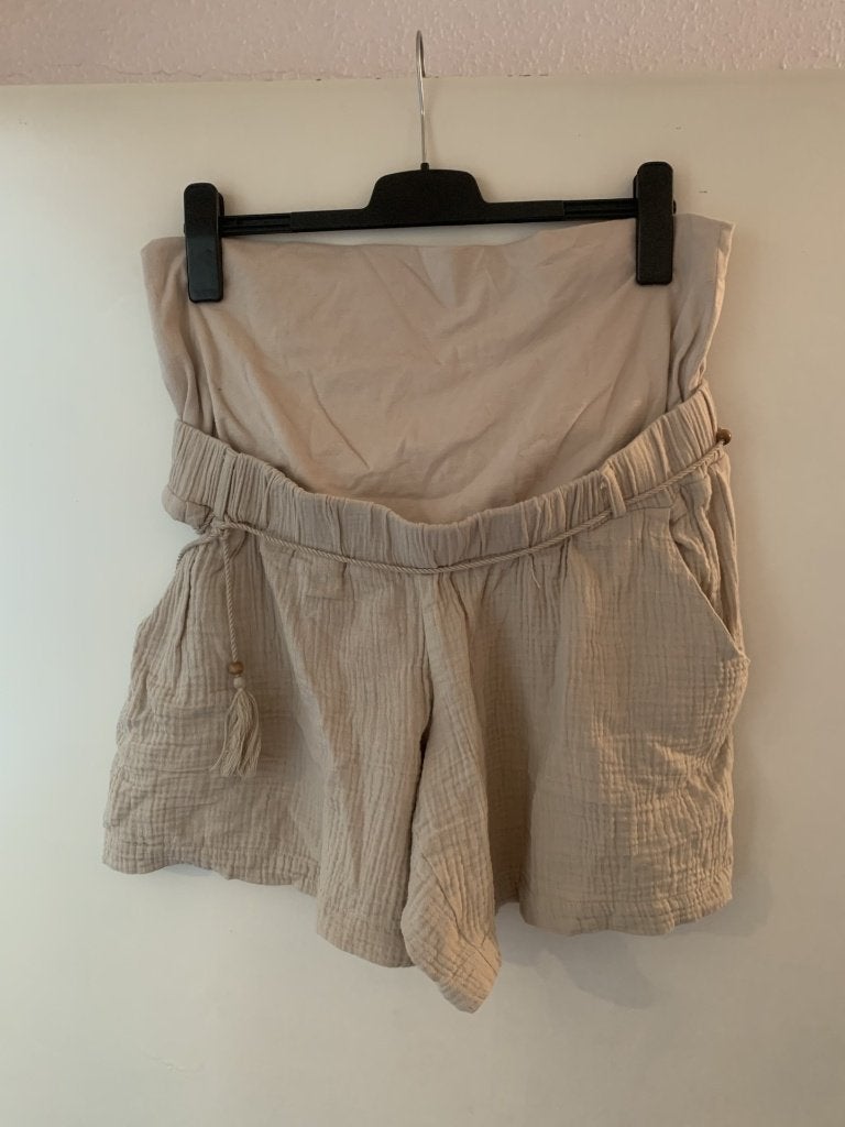 Beige zwangerschaps korte broek van de Prénatal. Maat 2XL, Kleding | Dames, Positiekleding, Beige, Maat 46/48 (XL) of groter, Ophalen of Verzenden