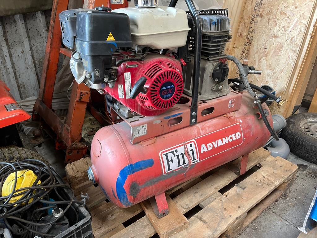 Luchtcompressor honda gx270 benzine, 100 liter of meer, Ophalen, Zo goed als nieuw, 400 tot 800 liter/min
