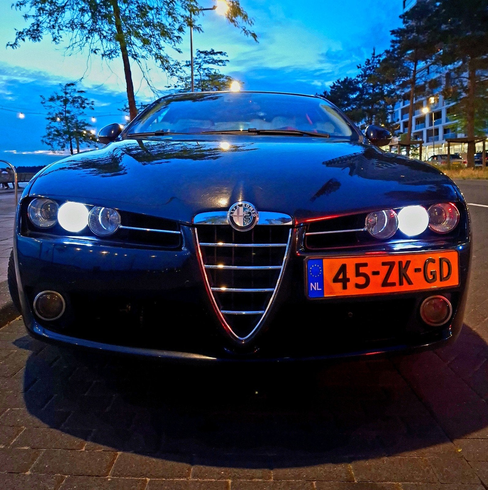 Alfa Romeo 159 1.8 MPI (140pk) 2008 Zwart – Uniek Rood Leder, 4 cilinders, 1796 cc, Zwart, Handgeschakeld