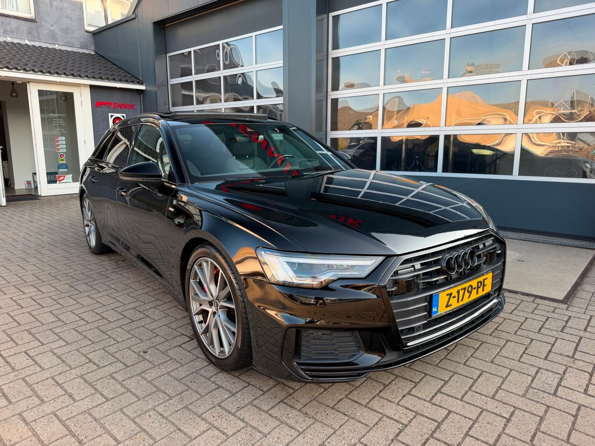 Audi A6 Avant 55 TFSI e quattro Competition / Pano / HuD / T, Auto's, Audi, 14 kWh, Gebruikt, 4 cilinders, Leder en Stof