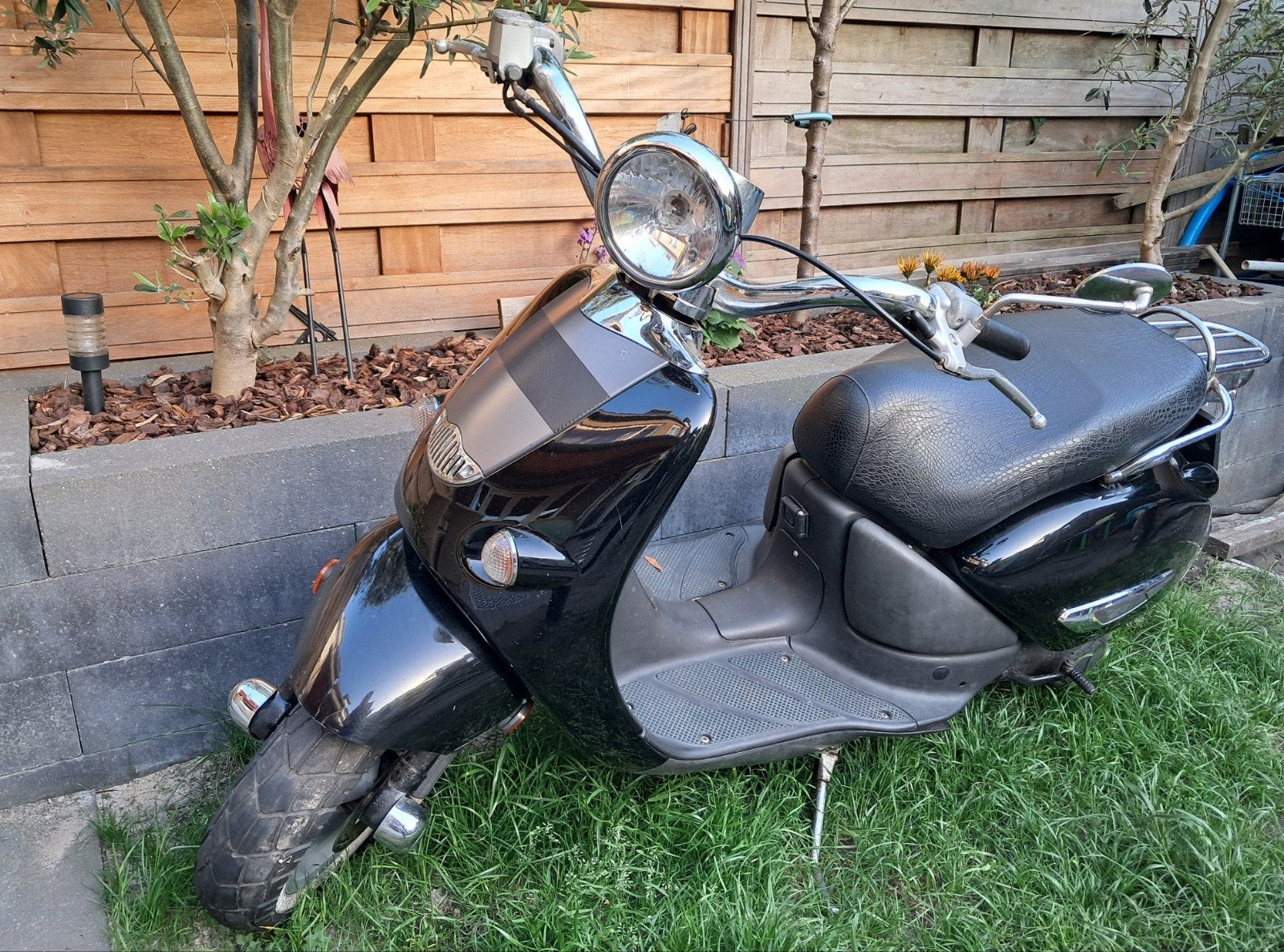 Aprilia Mojito scooter 45 Km/h, Fietsen en Brommers, Scooters | Aprilia, Ophalen, Gebruikt, Overige modellen, Maximaal 45 km/u