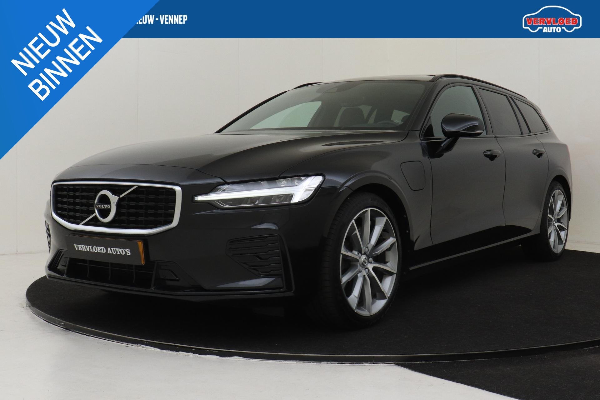 Volvo V60 T6 TWIN ENGINE AWD R-DESIGN -PANO.DAK|HARMAN/KARDO, Gebruikt, Euro 6, 4 cilinders, Vierwielaandrijving