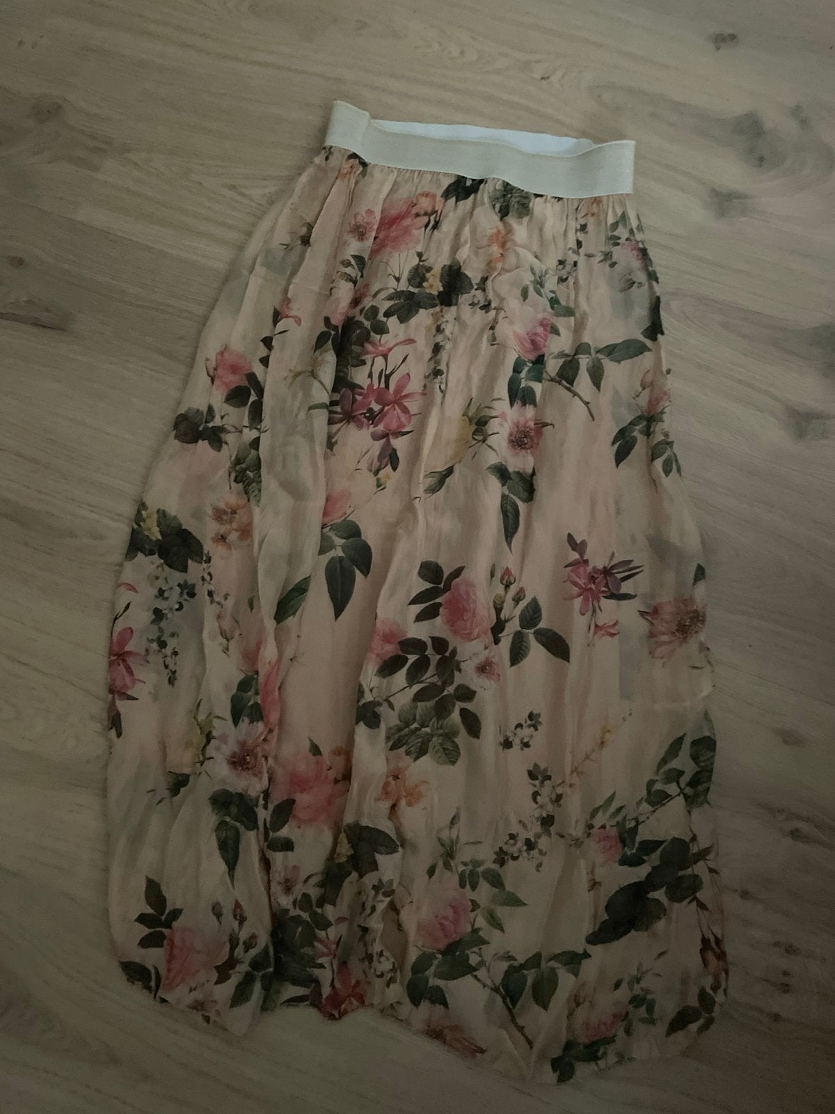 LolaLiza bloemenprint maxi rok maat S lange rok, Kleding | Dames, Rokken, Meerkleurig, Ophalen of Verzenden, Zo goed als nieuw