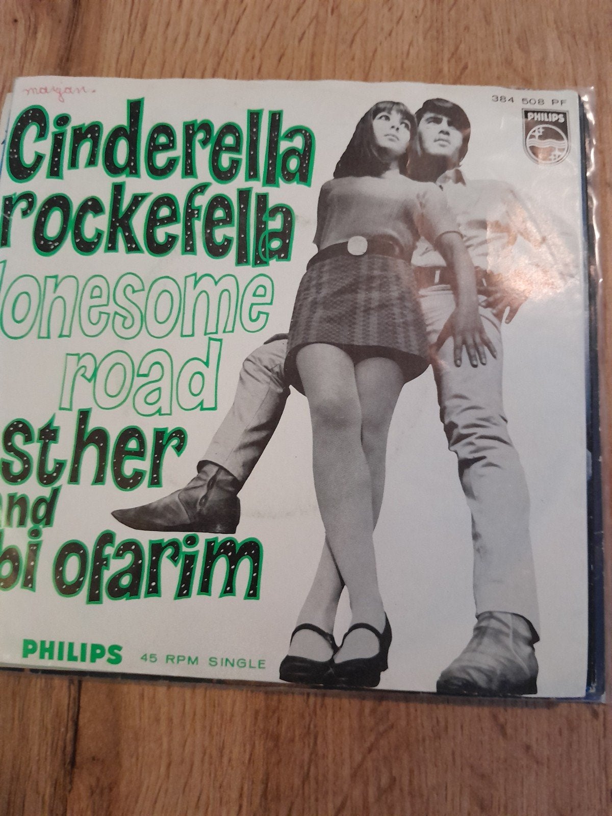 esther and abi ofarim 7inch cinderella rockefella, Ophalen of Verzenden, Zo goed als nieuw, Pop