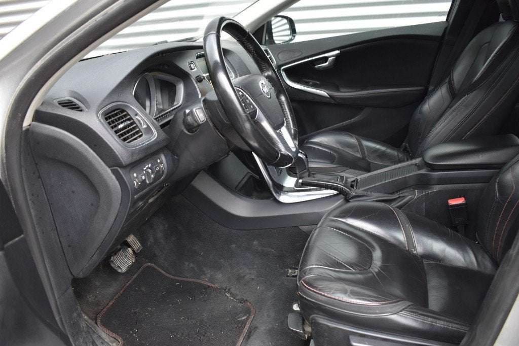 Volvo V40 1.6 D2 AUT. OCEAN RACE / MEENEEM/EXPORTPRIJS / APK, USB, 4 cilinders, 700 kg, Bedrijf