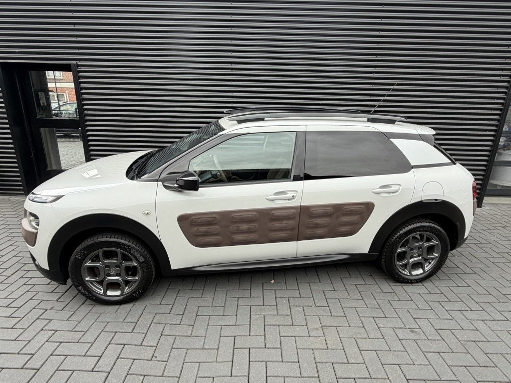 Citroën C4 Cactus 1.2 PureTech Shine| CAMERA| NIEUWE RIEM|, Auto's, Voorwielaandrijving, Dealer onderhouden, Stof, Gebruikt
