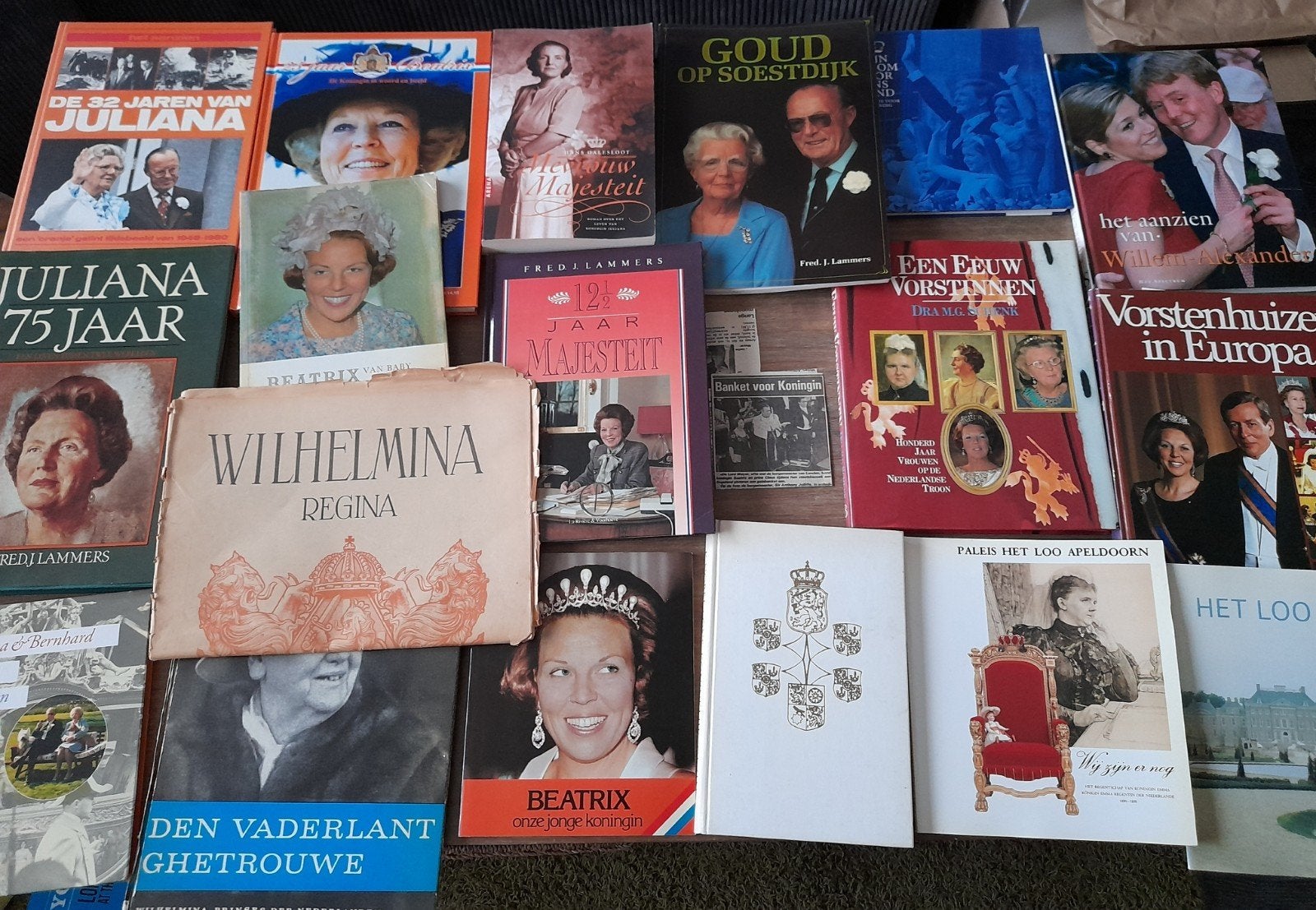 Diverse boeken Wilhelmina, Juliana, Beatrix etc., Verzamelen, Ophalen of Verzenden, Gebruikt, Tijdschrift of Boek