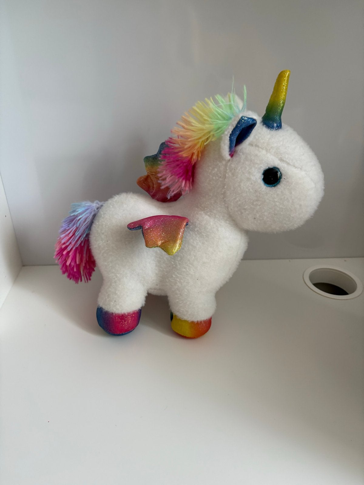 Lieve eenhoorn knuffel zoekt nieuw baasje!, Kinderen en Baby's, Speelgoed | Knuffels en Pluche, Overige karakters, Ophalen of Verzenden