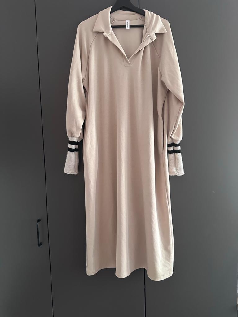 Lange jurk met gestreepte mouwen - One size tot 48, Ophalen of Verzenden, Zo goed als nieuw, Beige, Jurk