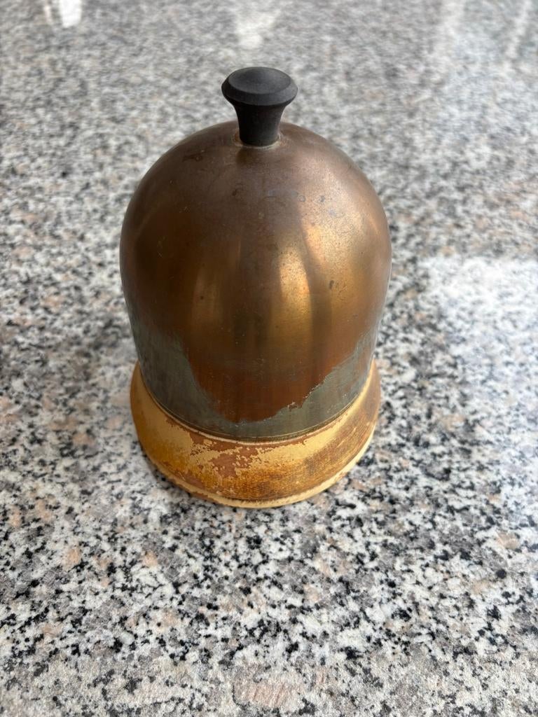 Vintage sigarettendispenser met houten voet – retro design, Ophalen, Gebruikt, Tabaksdoos of Verpakking