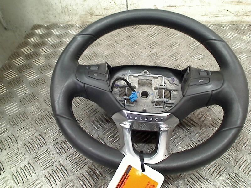 Stuur stuur multi Peugeot 208 I (CA/CC/CK/CL) 98084115ZD, Auto-onderdelen, Kontakt-peugeot@peugeot.com, Gebruikt, Peugeot Deutschland GmbH