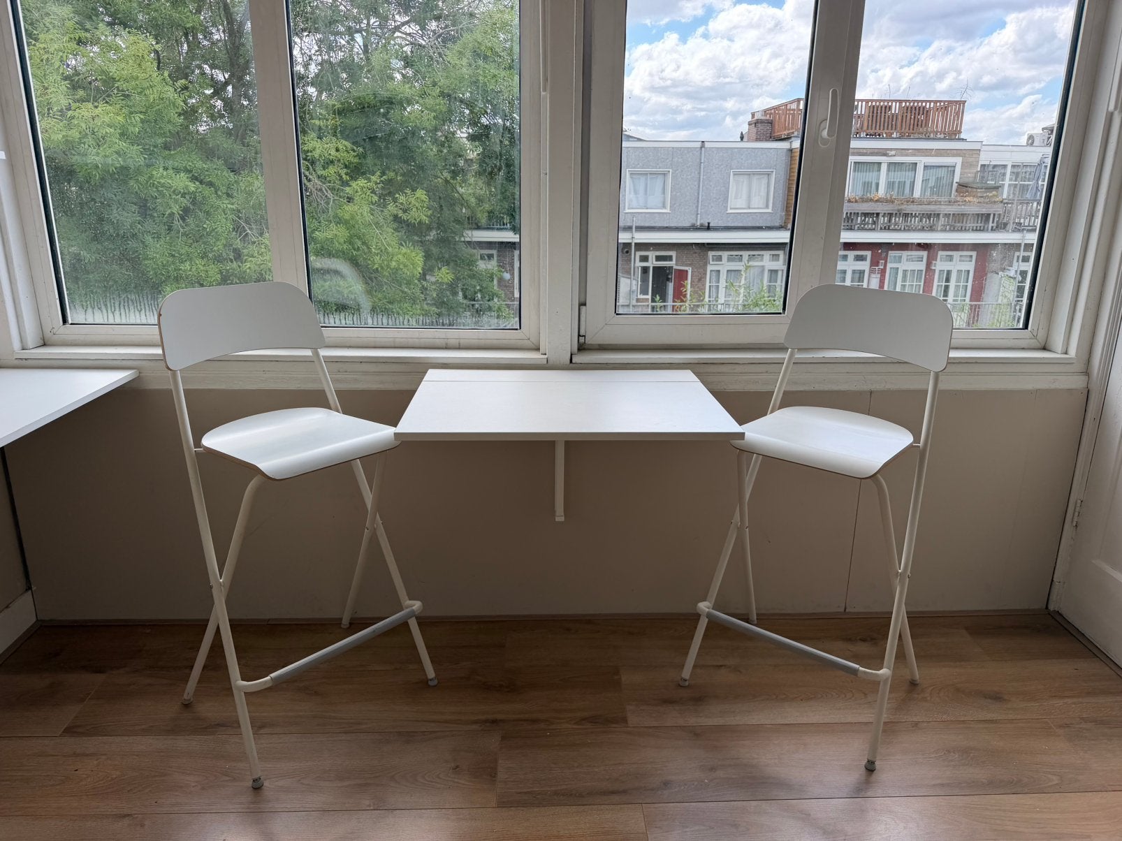 2 IKEA FRANKLIN barkrukken in wit, Ophalen, Gebruikt, Met voetsteun, 60 tot 90 cm