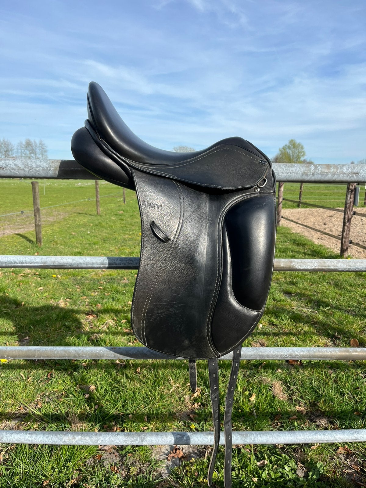 Dressuur zadel 17 inch te koop, Ophalen of Verzenden, Zo goed als nieuw, Dressuur