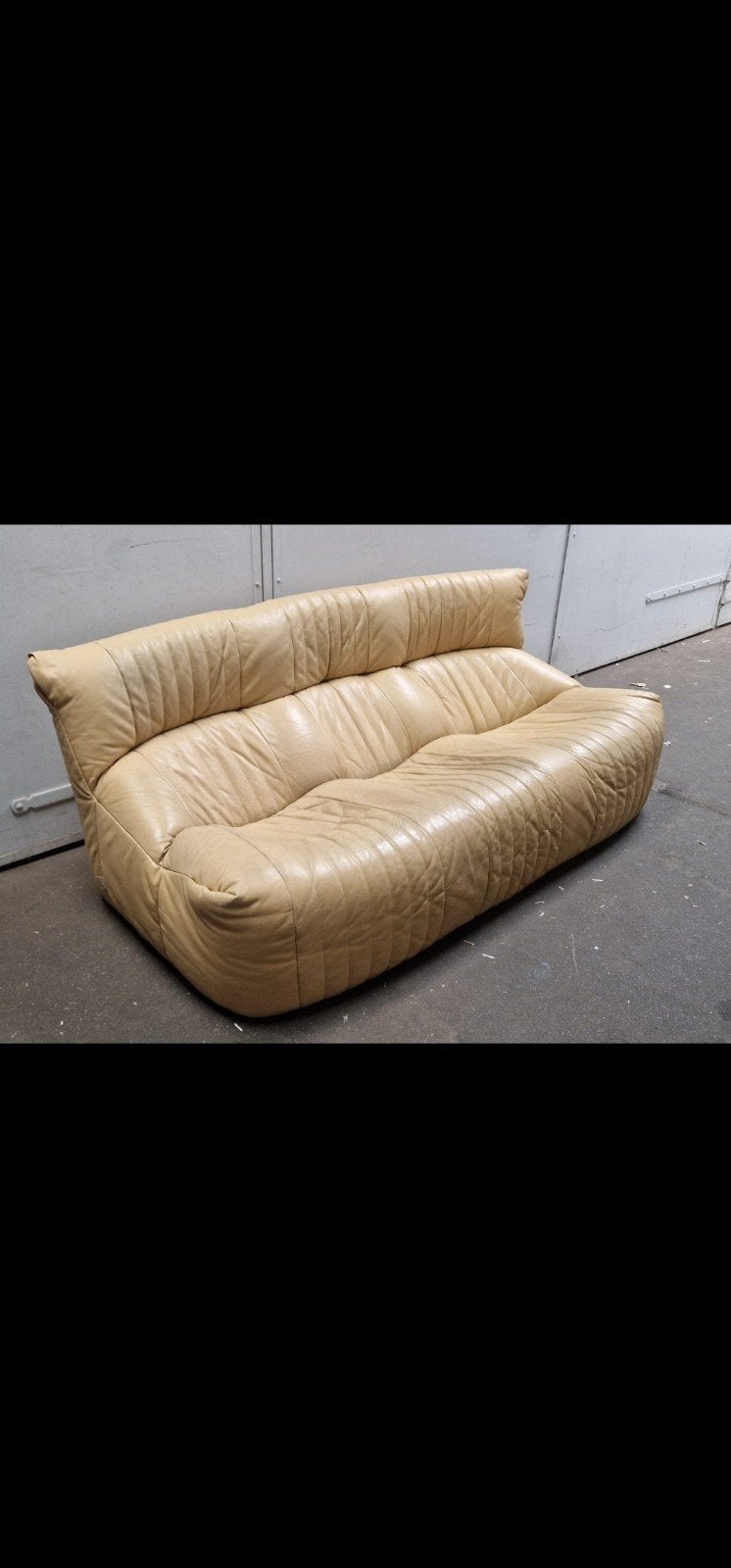 Ligne Roset Aralia Togo 3-zitsbank in beige leer, Gebruikt, 100 tot 125 cm, 150 tot 200 cm, Modern, Design, Vintage