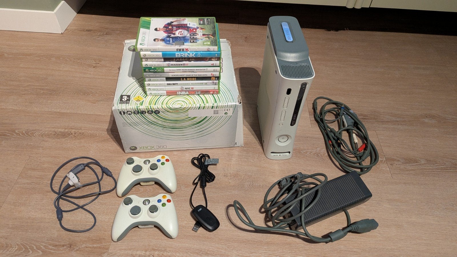 Xbox 360 + 2 Controllers + PC Dongle + 10 Games, Ophalen, Gebruikt, Overige genres, 2 spelers