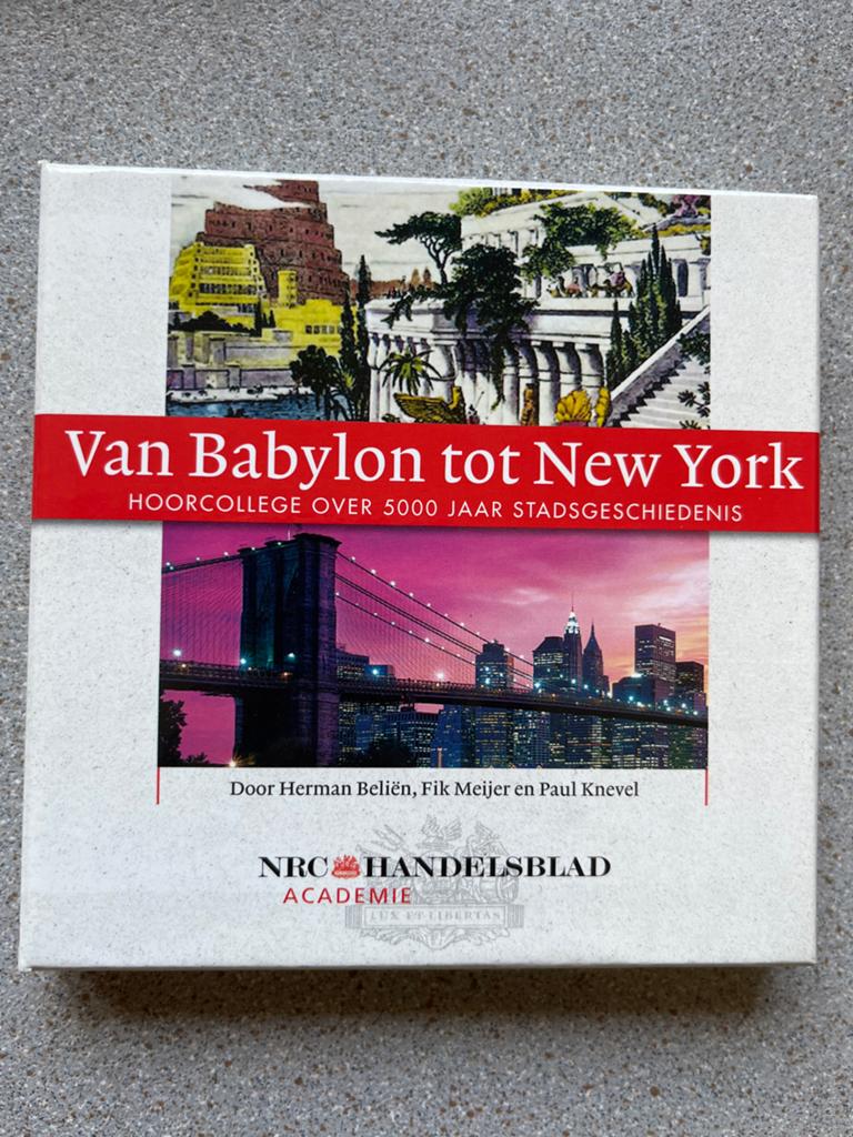 Hoorcollege: Van Babylon tot New York - 5000 jaar stadsgesch, Ophalen of Verzenden, Zo goed als nieuw