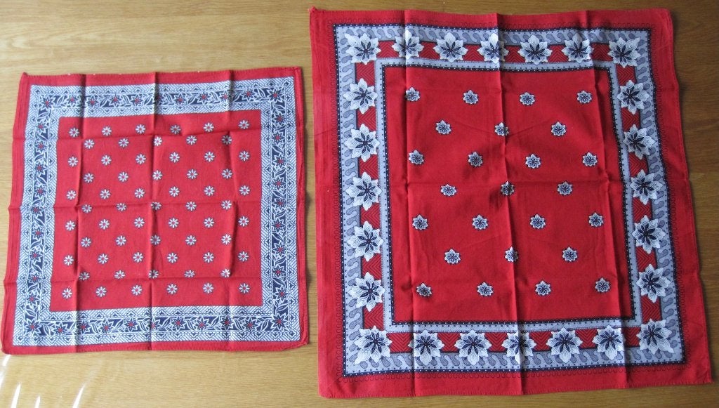 twee rode boeren zakdoeken - bandana's, Ophalen of Verzenden, Zo goed als nieuw, Maat 36 (S), Sjaal