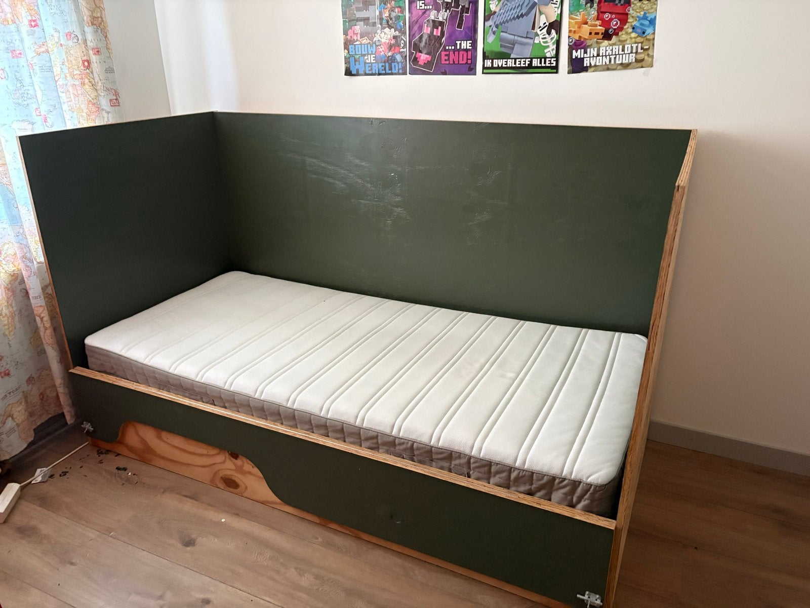 Kinderbed met uitvalbeveiliging en matras, Ophalen, Gebruikt, 90 cm, Eenpersoons
