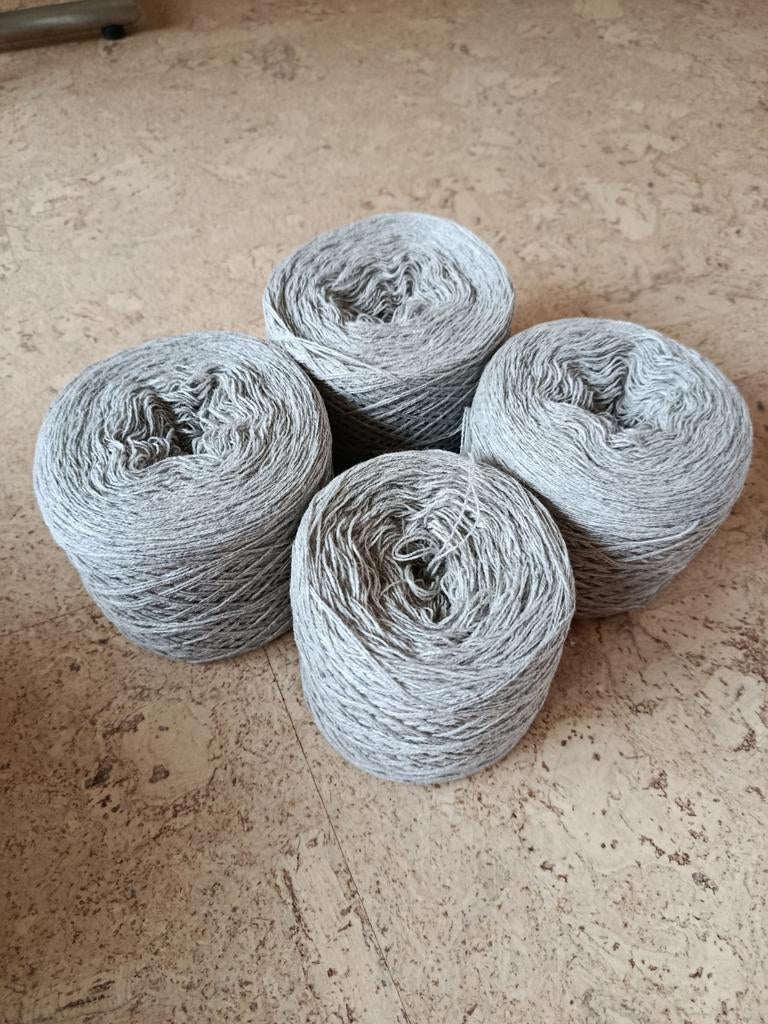 Grijze wol 600 gram, Hobby en Vrije tijd, Breien en Haken, Ophalen of Verzenden, Nieuw, Breien of Haken, Wol of Garen