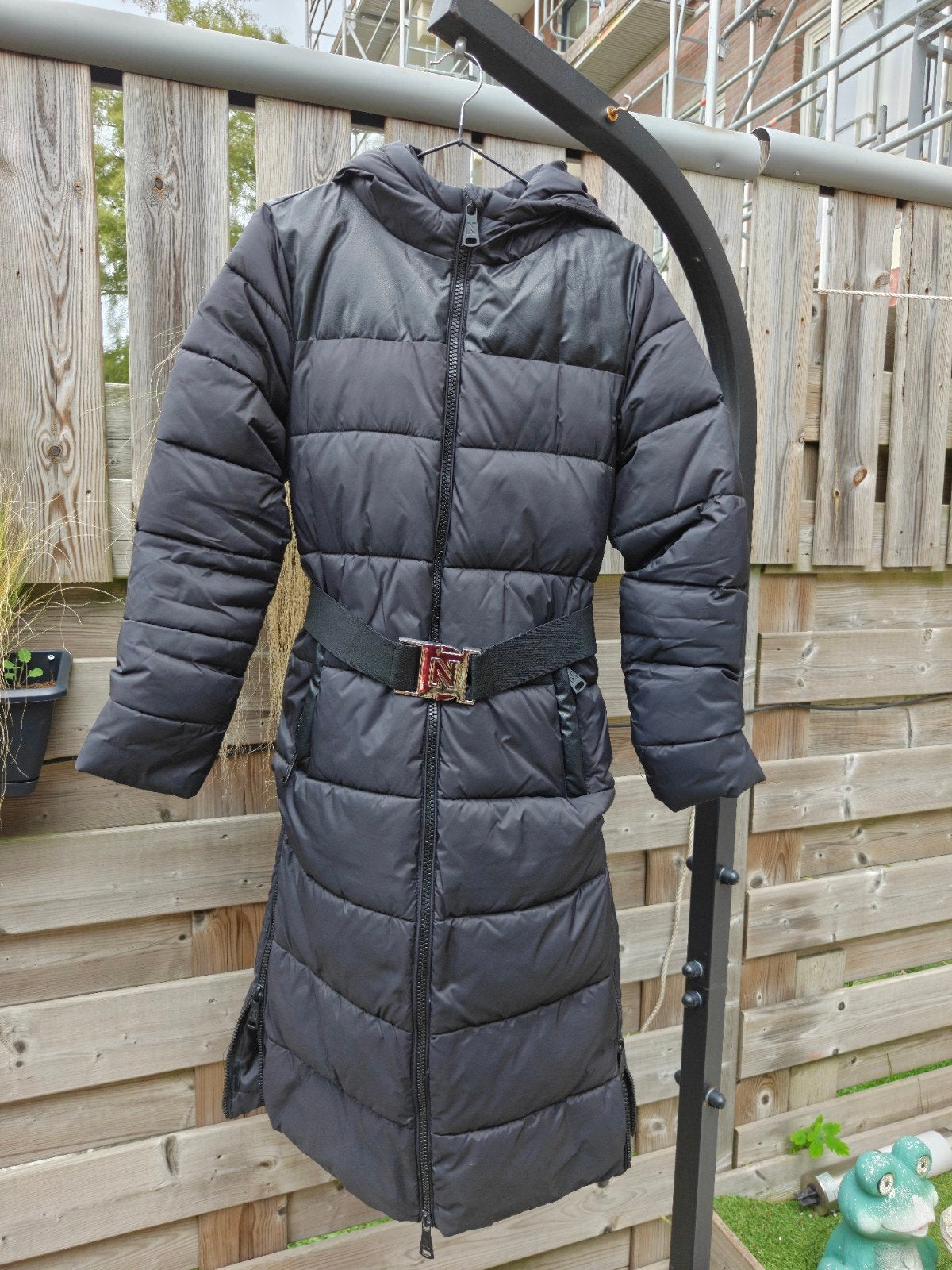 Nikkie lange winterjas - Zwart maat 32, Kleding | Dames, Zwart, Nieuw, Ophalen of Verzenden, Nikkie