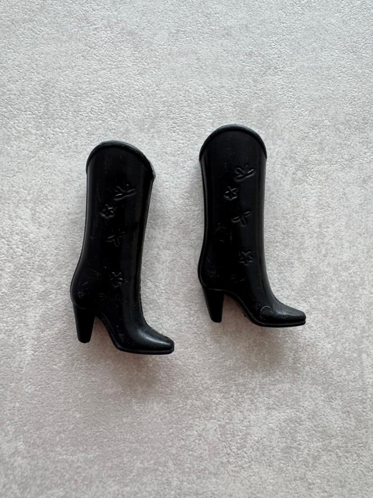 Barbie zwarte cowboylaarzen, Ophalen of Verzenden, Gebruikt, Accessoires