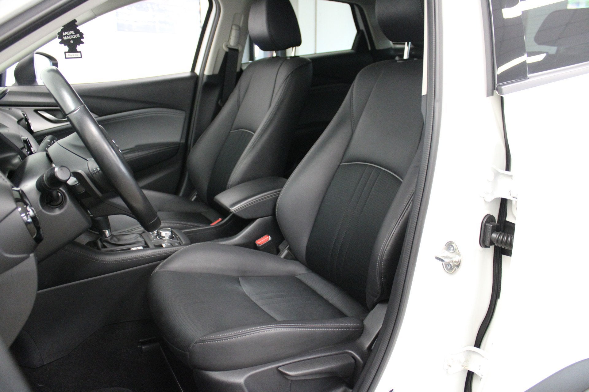 Foto 3 van Mazda CX-3 2.0 SkyActiv-G 120 SkyLease (bj 2019, automaat)
