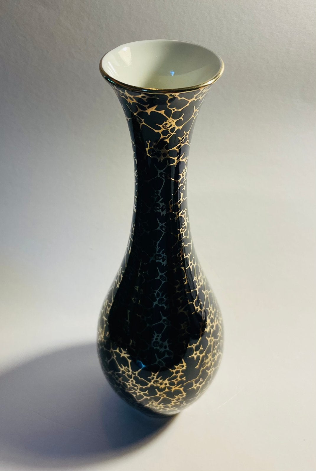 Prachtige kobalt blauwe porseleinen met gouden motief, Ophalen of Verzenden