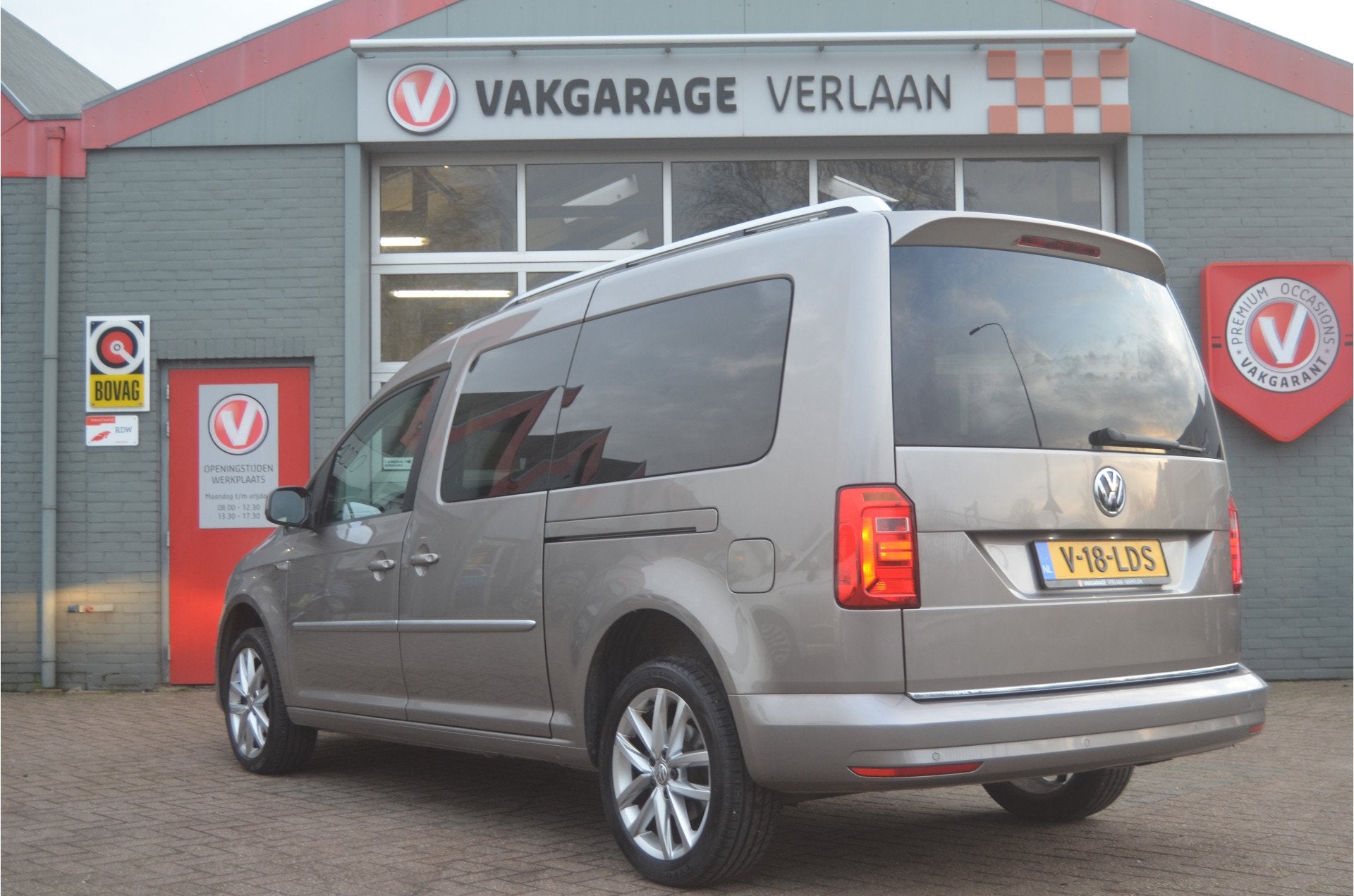 Volkswagen Caddy 1.4 TSI L2H1 5 persoons Maxi Highline gar., Auto's, 12 maanden, Gebruikt, 4 cilinders, Handgeschakeld