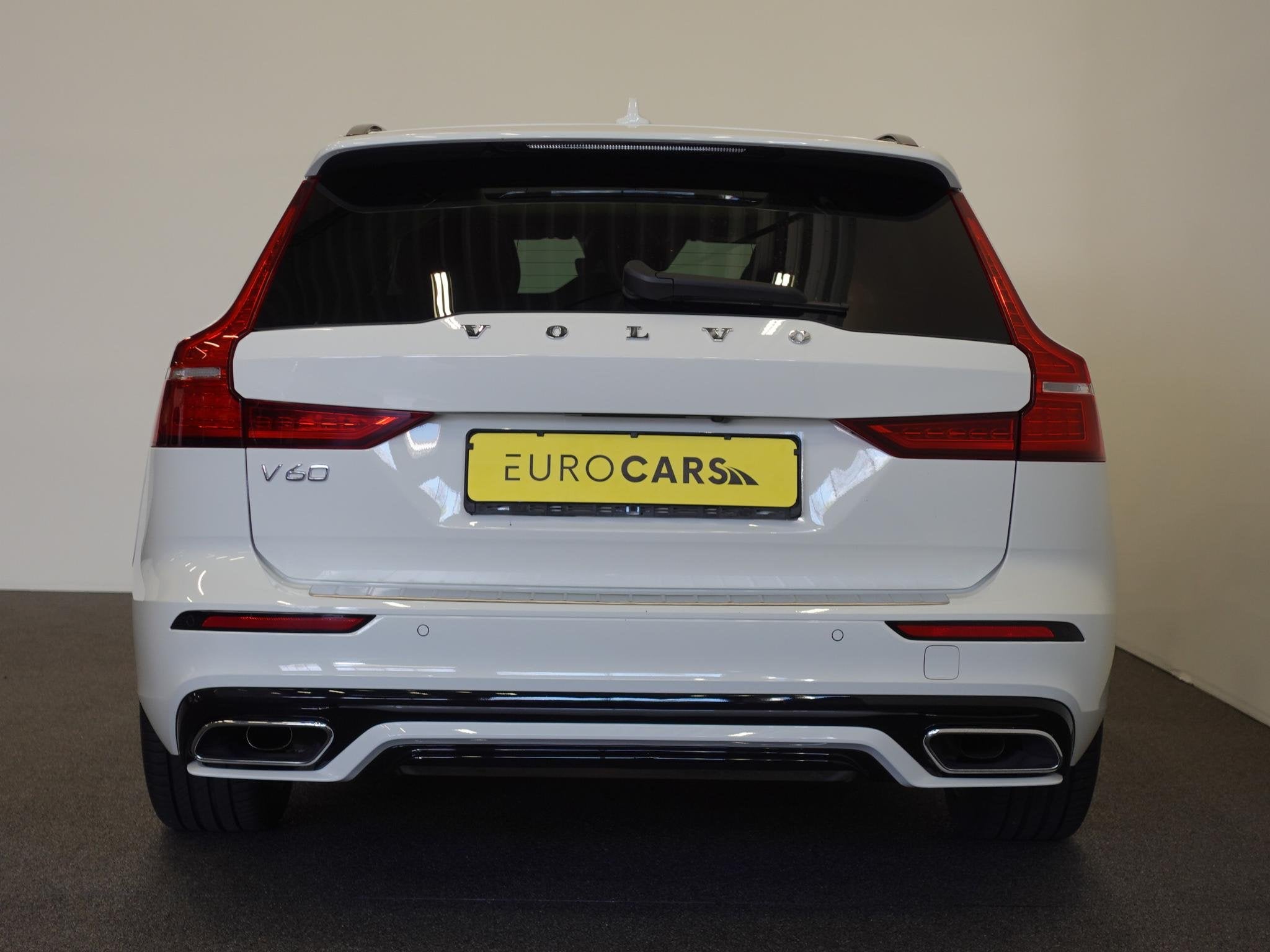 Volvo V60 2.0 T6 Recharge AWD R-Design Panoramadak Navigatie, Gebruikt, Euro 6, 4 cilinders, Leder en Stof