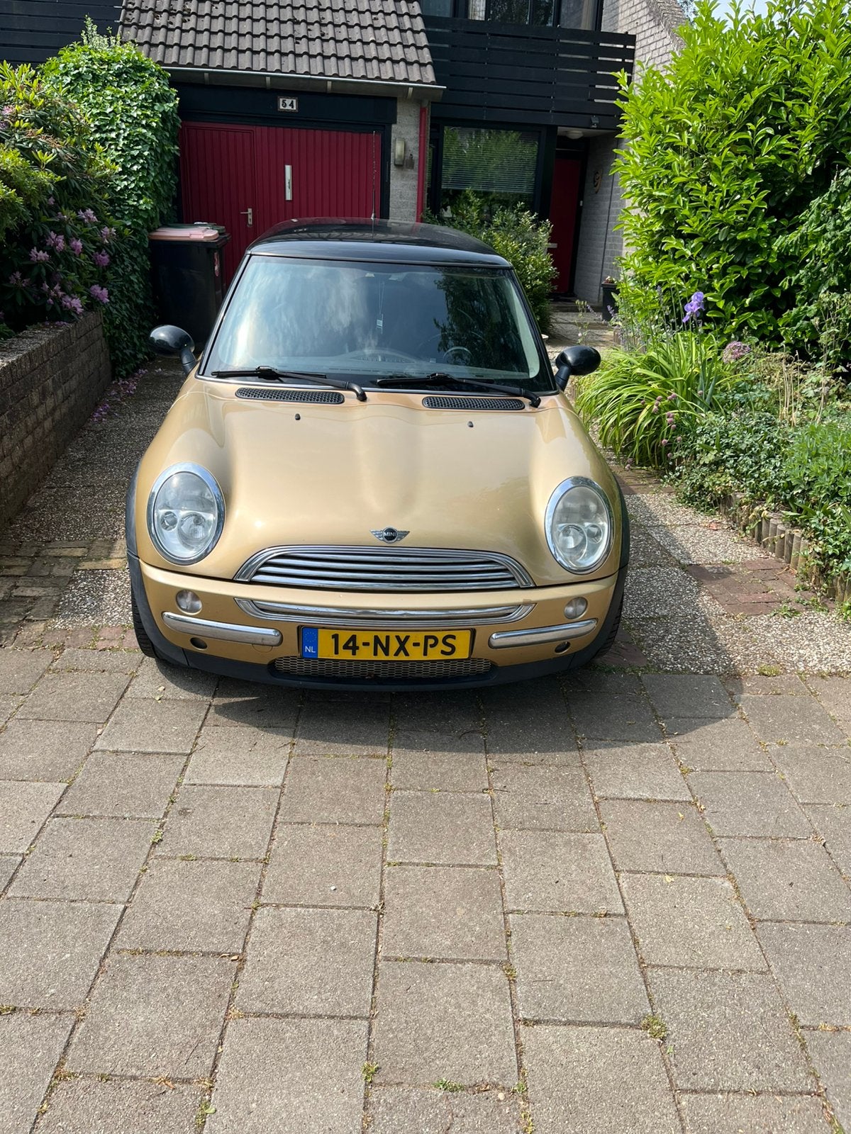 Mini 1.6 16V Cooper 2004 nieuwe apk, Voorwielaandrijving, 15 km/l, 4 cilinders, 4 stoelen