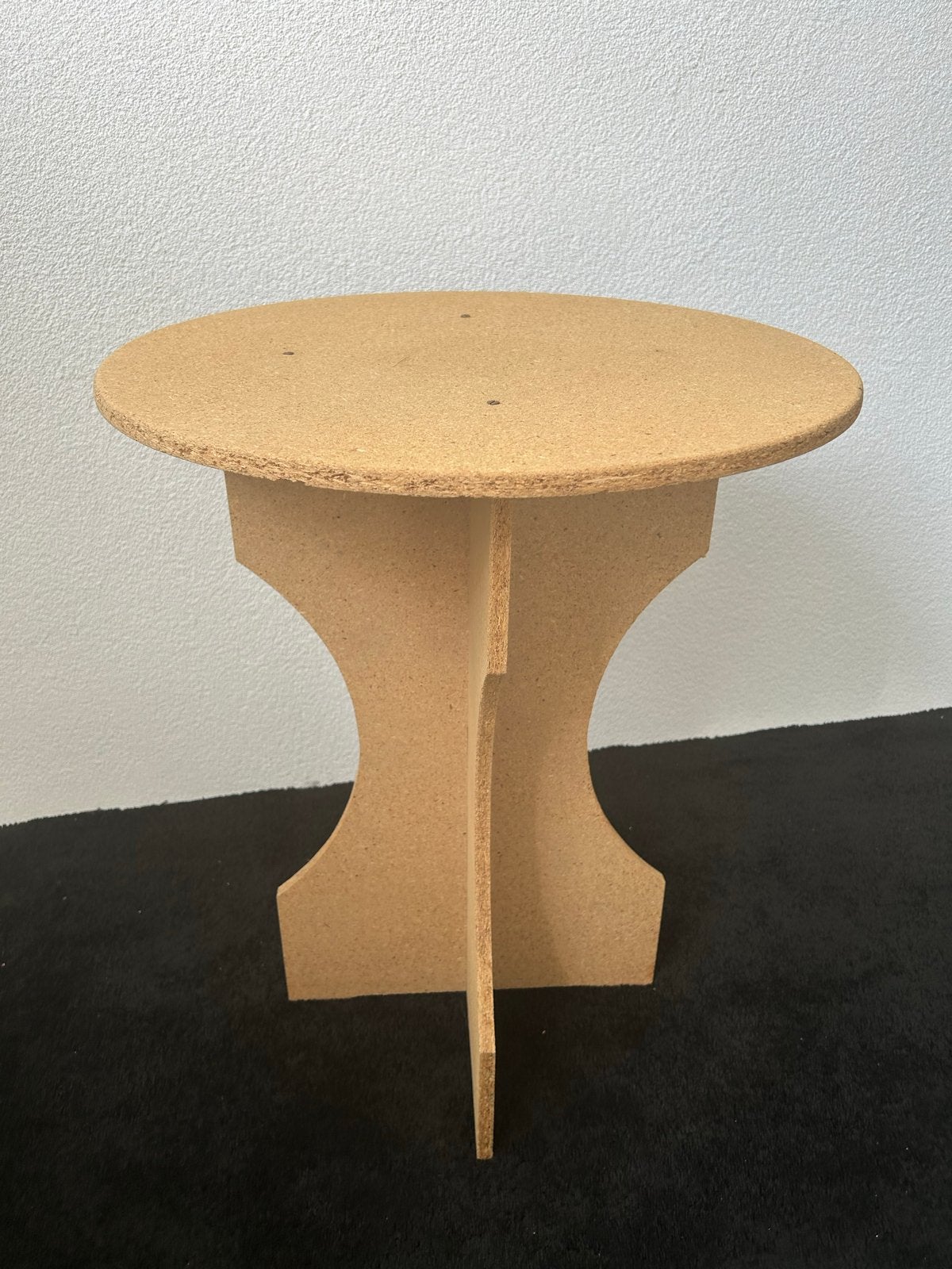 Ronde bijzettafel, eventueel met kleedjes, 45 tot 60 cm, Overige materialen, Rond, Zo goed als nieuw