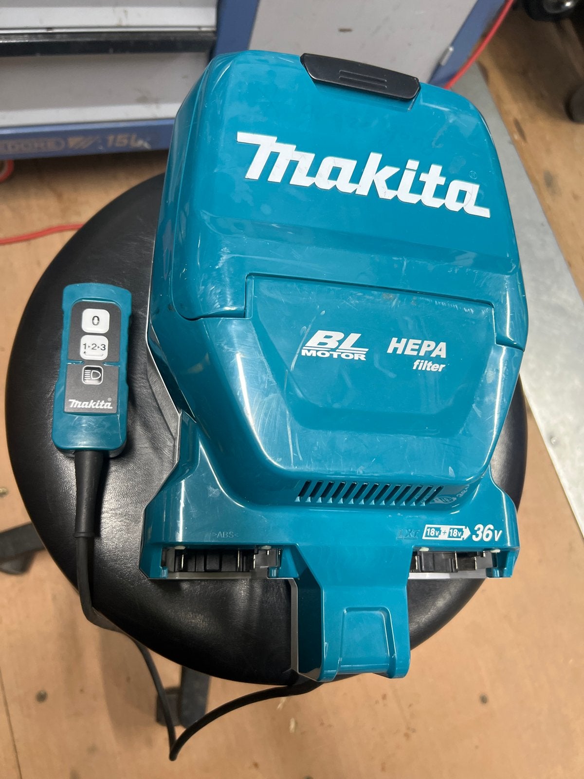 Makita DVC261 Accu Stofzuiger Body - Zo goed als nieuw, Ophalen of Verzenden, Zo goed als nieuw