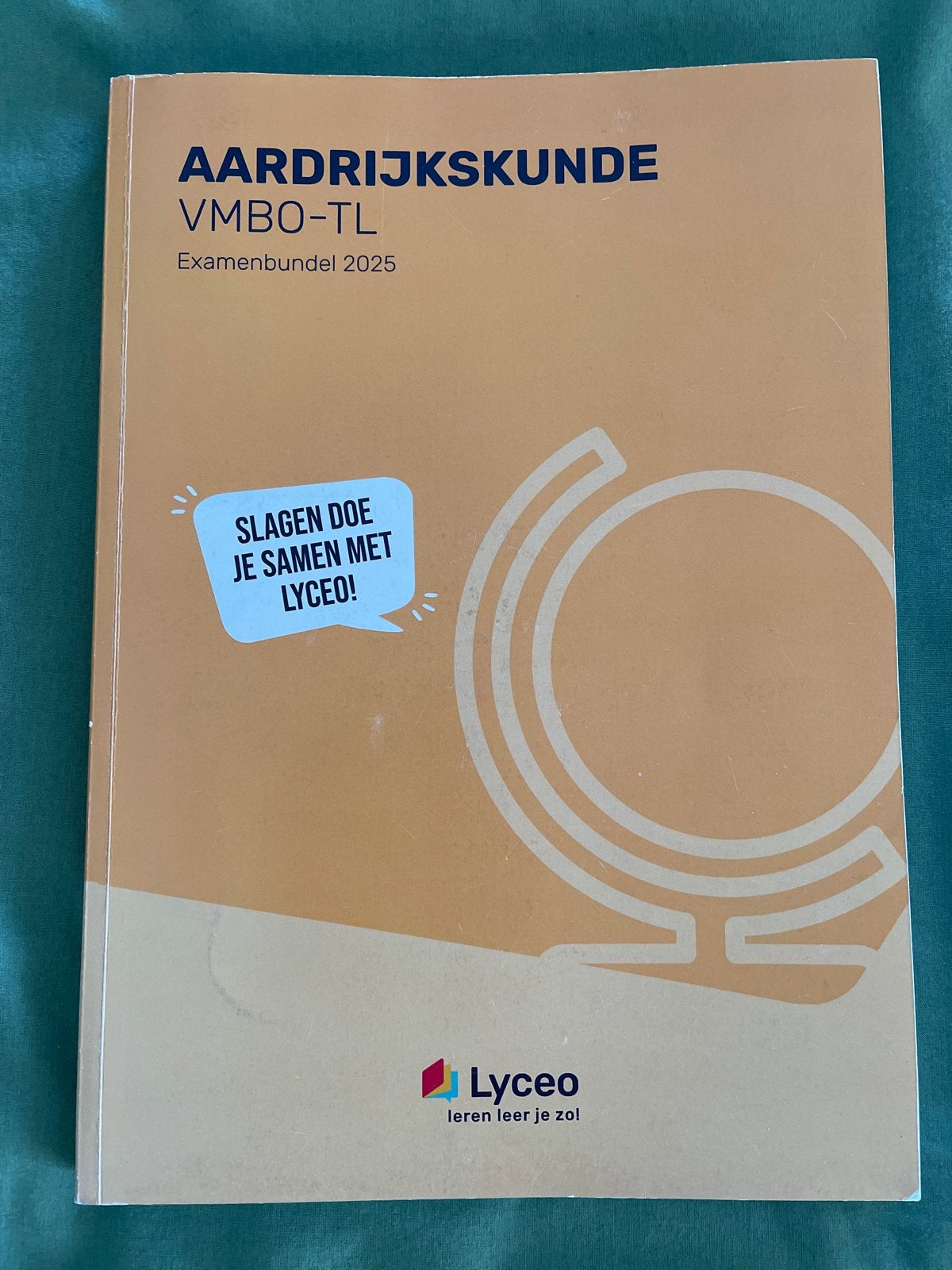Aardrijkskunde VMBO-TL Examenbundel 2025 Lyceo, Ophalen of Verzenden, Zo goed als nieuw, VMBO, Aardrijkskunde
