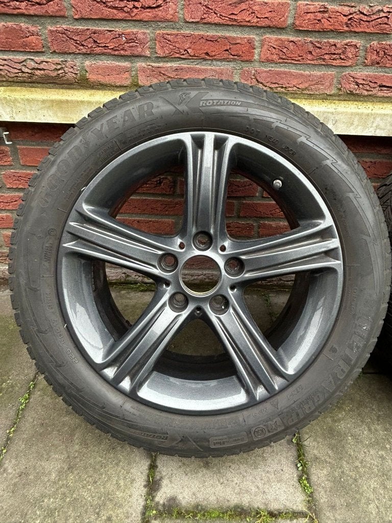 17 inch originele BMW velgen + winterbanden., Ophalen, Gebruikt