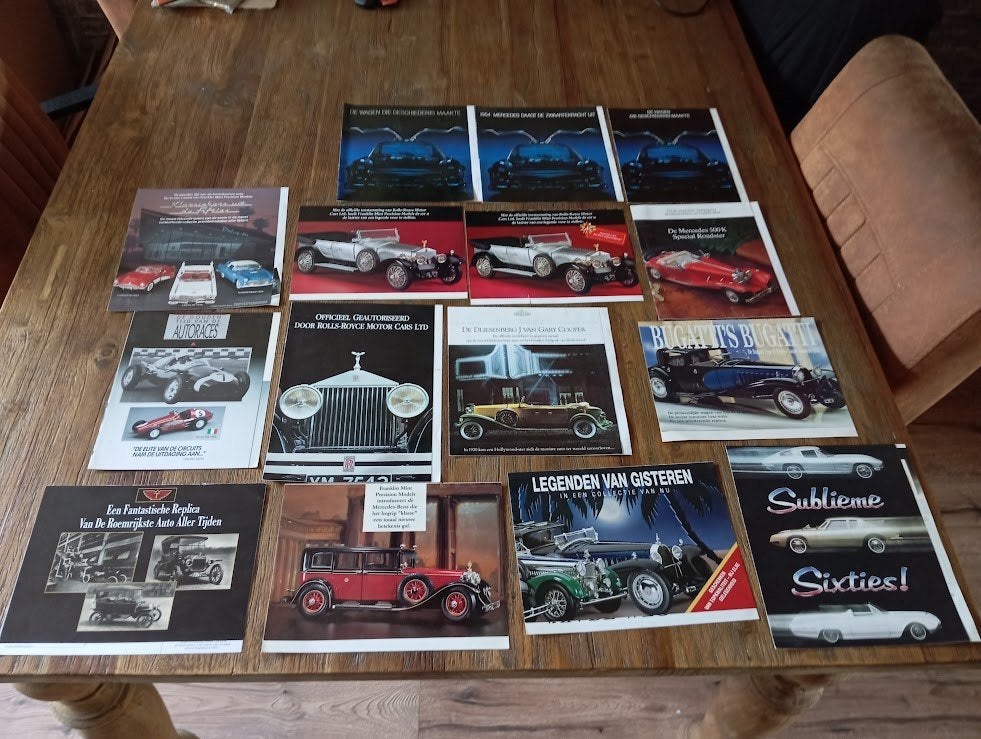 Auto folders o.a. Ford / Mercedes / Rolls Royce / Bugatti, Verzenden, Zo goed als nieuw, Ford