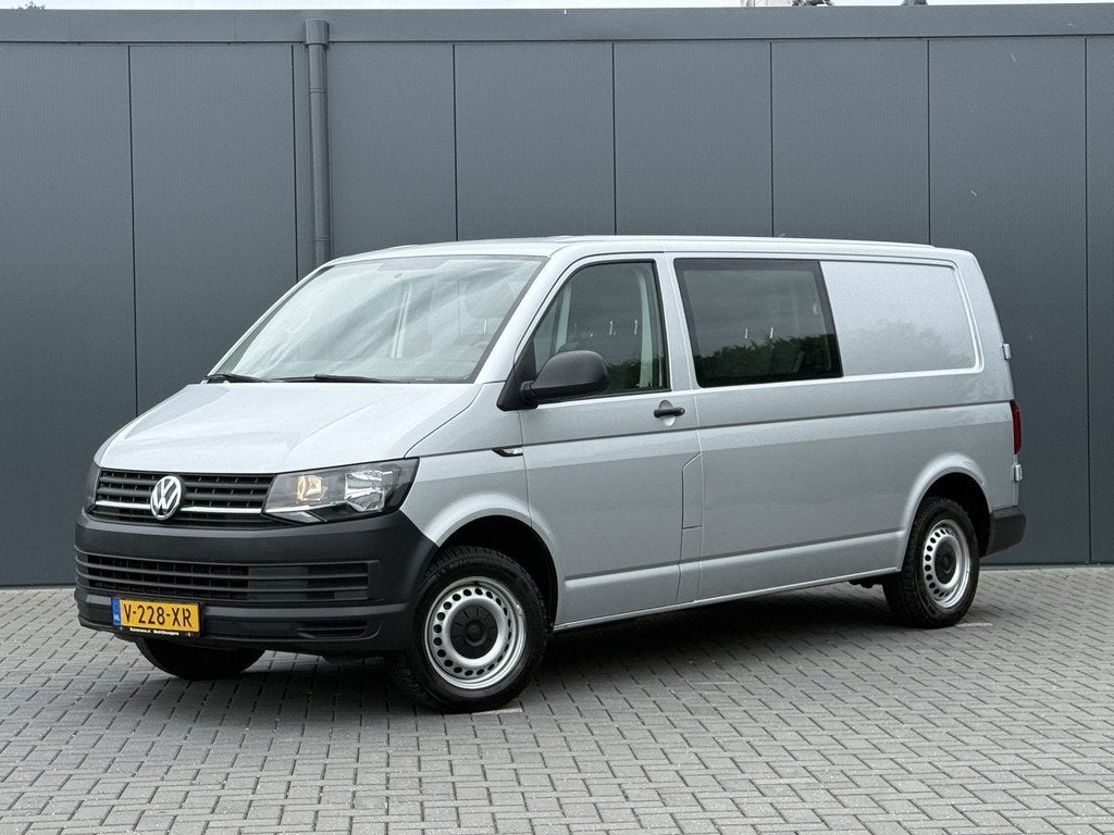 Volkswagen Transporter 2.0 TDI 150 PK / L2H1 / DUBBELE CABIN, Auto's, Voorwielaandrijving, 4 cilinders, 150 pk, Volkswagen