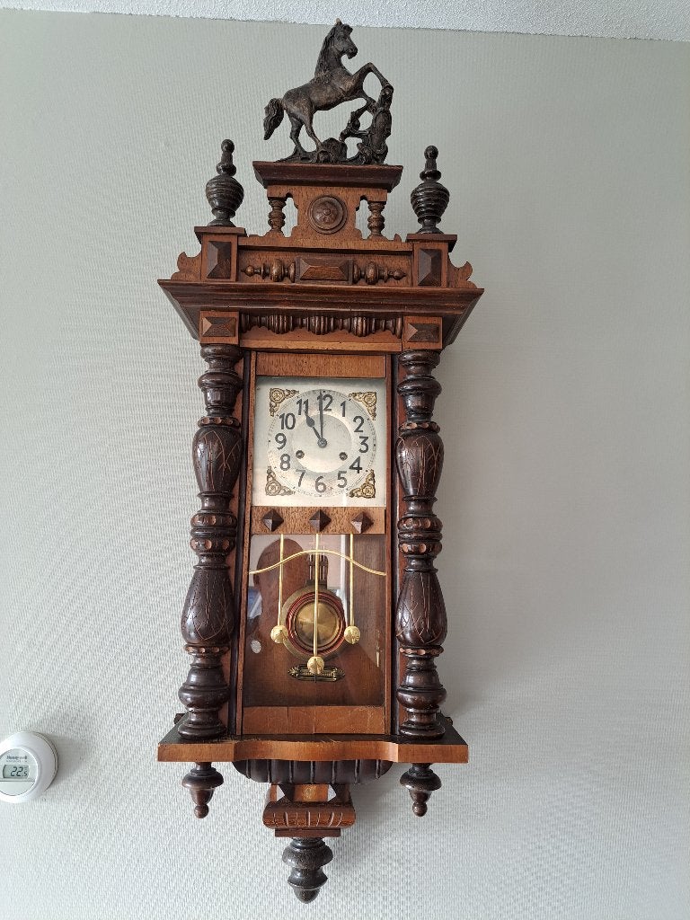 Antieke klok, Ophalen