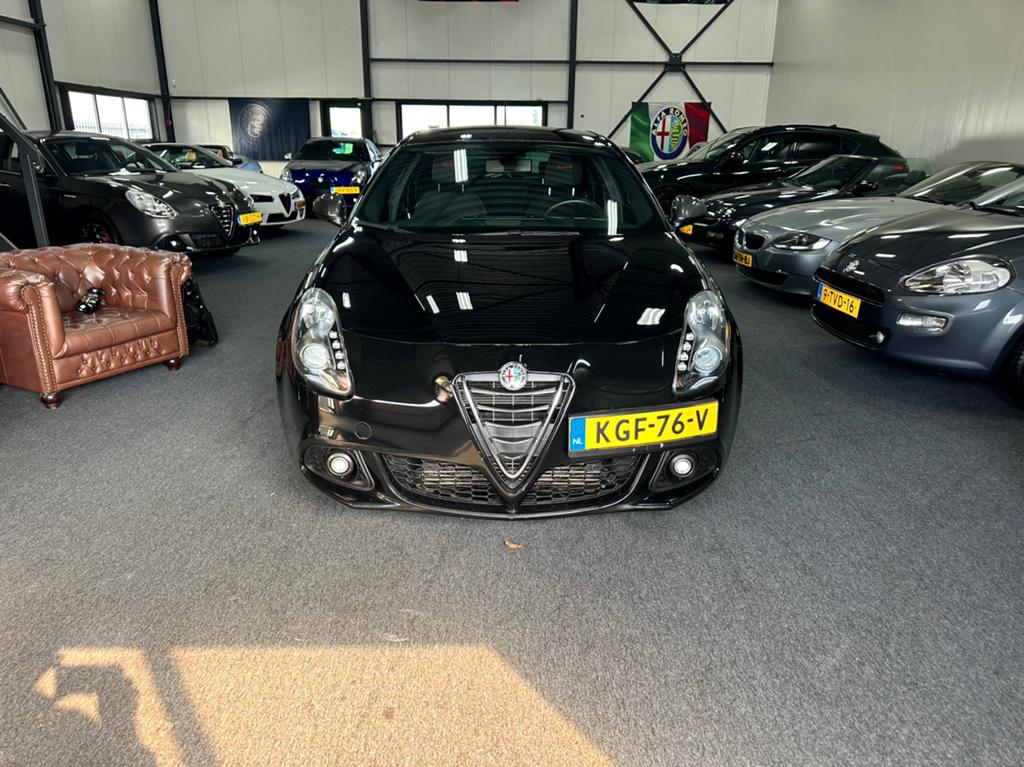 Alfa Romeo Giulietta 1.4 Turbo Multiair 110KW 2015 Zwart, Auto's, Alfa Romeo, Voorwielaandrijving, 4 cilinders, Zwart, Bedrijf