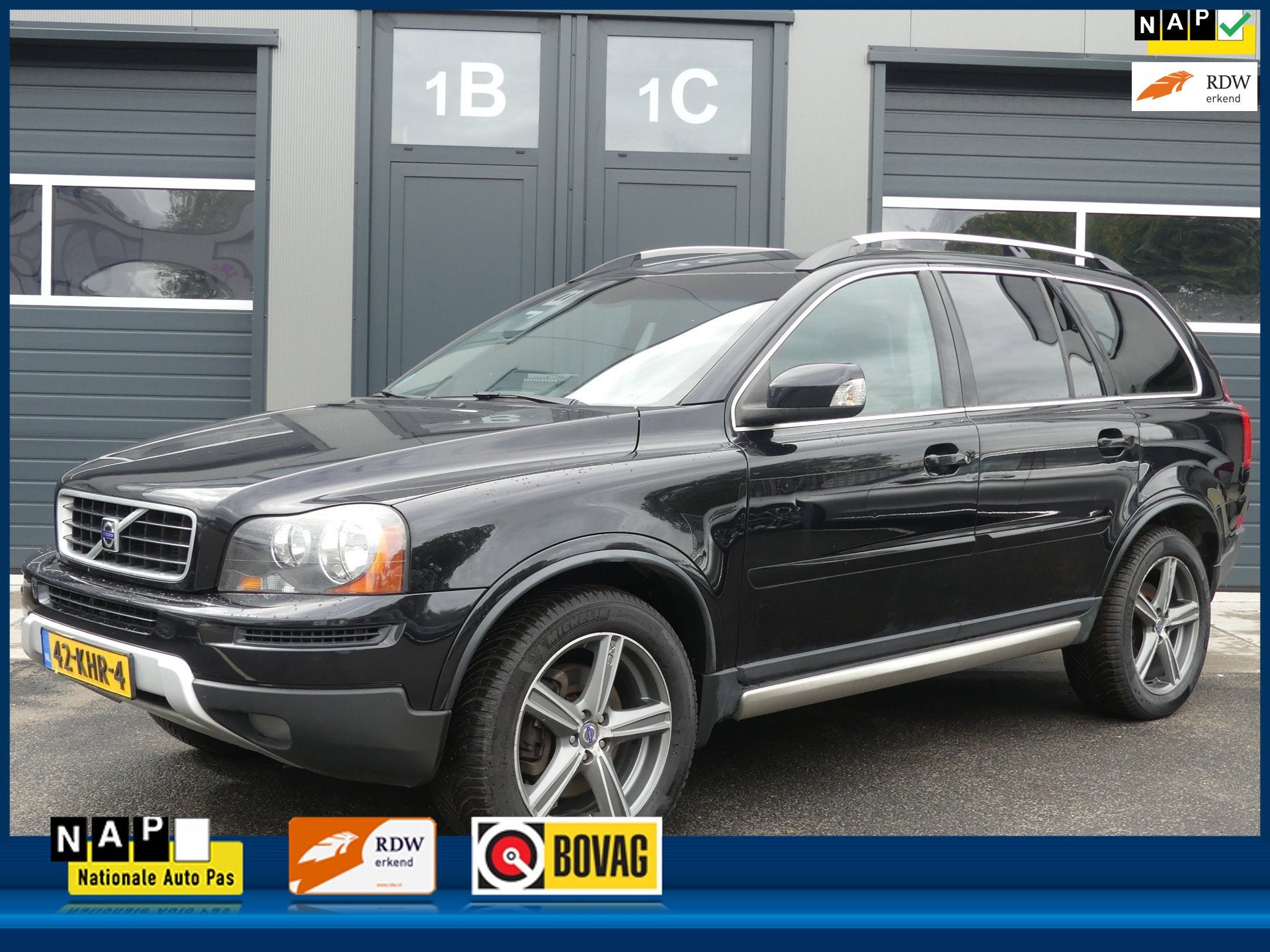 Volvo XC90 2.4 D5 Automaat Sport Leder Navi 7-Persoons APK t, Gebruikt, Zwart, 255 €/maand, 7 stoelen