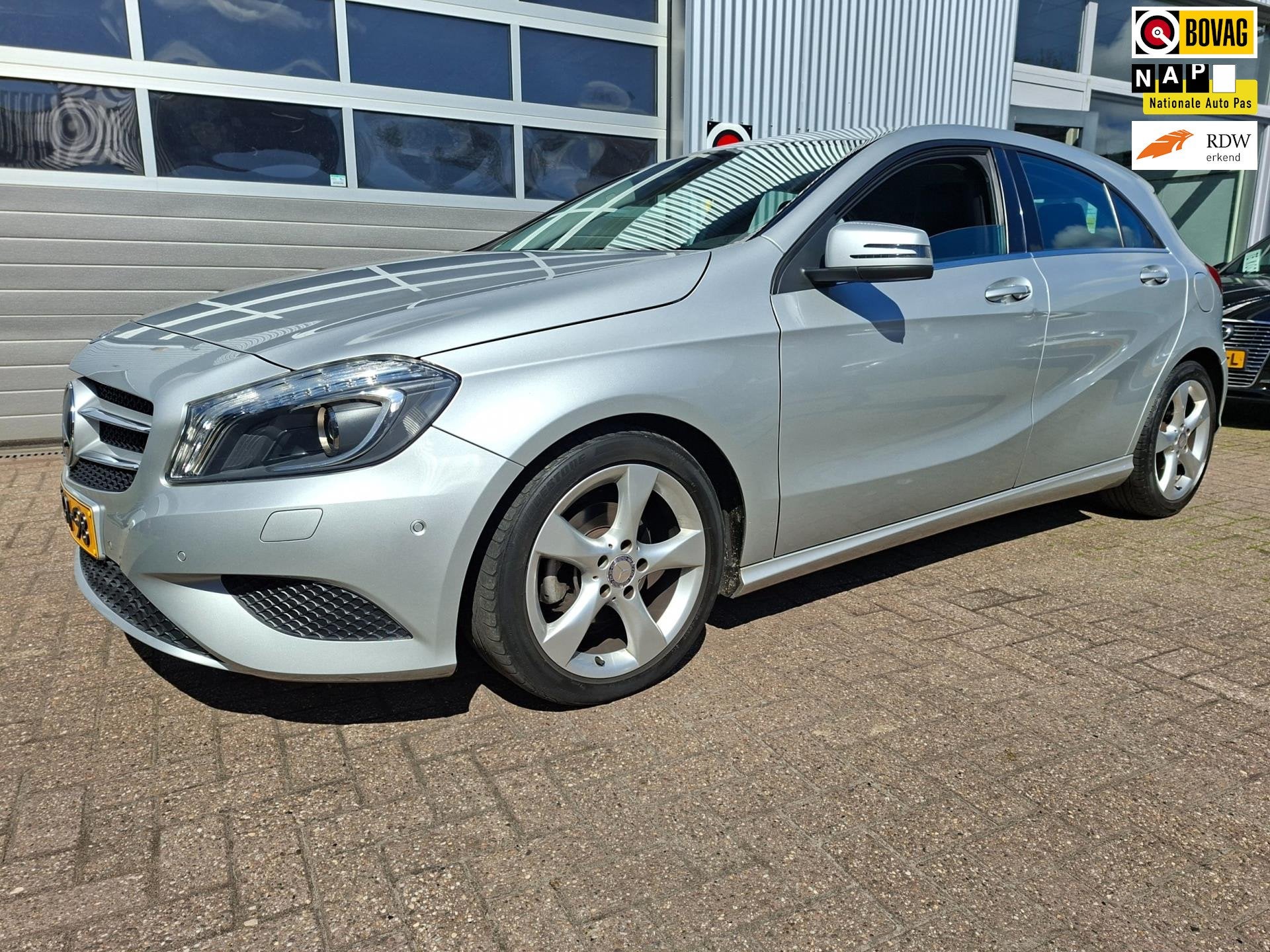 Mercedes-Benz A-klasse 180 1e Eigenaar Navi, Auto's, Voorwielaandrijving, Gebruikt, 4 cilinders, 122 pk